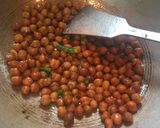 A picture of step 2 of Chatpata Chana.