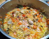 Foto del paso 8 de la receta: Rape con arroz y champiñones