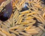 Foto del passaggio 4 della ricetta Penne Broccoli e Gamberi