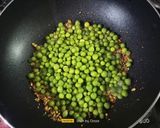 A picture of step 2 of Stuffed Green Peas Paratha.