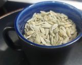 A picture of step 1 of Sunflower 🌻seeds butter 🧈 for sandwich.
