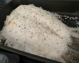 Foto del paso 2 de la receta: Lubina a la sal en su punto