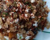 A picture of step 7 of Aloo tikki tamatar chat.