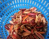 Foto langkah ke 1 dari resep Oseng Kulit Melinjo Teri Betawi.