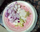 A picture of step 1 of Mushroom matar dry sabzi.