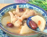 Gambar langkah 4 resipi Sup Kaki Ayam Lobak Putih.