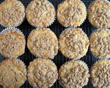 A picture of step 5 of Cinnamon Crumble Banana Cupcakes.