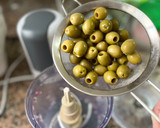 Foto del paso 2 de la receta: Donut salado 🫒 🥔 🧅 🍀