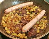 Foto del paso 4 de la receta: Habas estofadas con Salchichas y botifarra negra