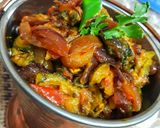 A picture of step 4 of Bittergourd tomato dry curry.