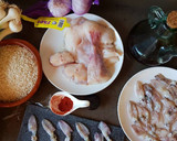 Foto del paso 1 de la receta: Paella de rape, puntilla y ajos tiernos