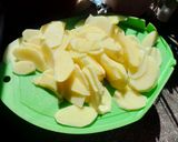 Foto del paso 1 de la receta: Tortilla de papa rellena de Jamón y queso 🥔🧀