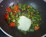 A picture of step 3 of Bhindi with Sesame Seeds Paste or Tilottoma Bhindi.