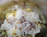 Foto del paso 5 de la receta: Calamares guisados con tomate