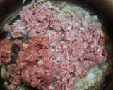 A picture of step 1 of Spaghetti Bolognese.