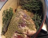 Une image de l'étape 2 de Gigot d'agneau de 8 heures confit d'ail oignon et carottes aux aromates.