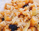 Foto del paso 5 de la receta: Garbanzos con arroz y pasas