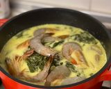 Gambar langkah 4 resipi Pucuk Ubi Masak Lemak Bersama Udang.