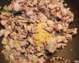 Foto langkah ke 2 dari resep Taiwanese Braised Pork Belly Rice (台灣滷肉飯).