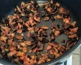 Foto del paso 5 de la receta: Pollo en salsa de champiñones y tocino😘💖
