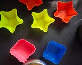 चोको चिप्स बिस्कुट कप केक एयर फ्रायर में (Choco chips Biscuit Cup Cake In Air Fryer Recipe In Hindi) रेसिपी चरण 4 फोटो