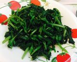 Hình bước làm 2 của món Rau mầm bí đỏ xào tỏi