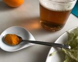 Foto del paso 2 de la receta: Pollo guisado a la cúrcuma, con verduras cerveza y naranja