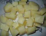Foto del paso 1 de la receta: Papas salteadas con pimentón y cantimpalo