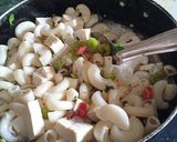 A picture of step 7 of White sauce paneer pasta.