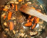 Une image de l'étape 4 de Côtes de porc, champignons, pommes de terre et carottes à la NUTRICOOK.