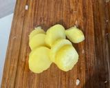 Une image de l'étape 13 de Salade tiède de poivrons rouges, pommes de terre, harengs et olives.