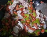 A picture of step 4 of Fried Schezwan Chicken Momos.