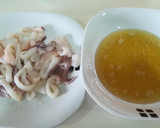 Foto del paso 1 de la receta: Calamares enharinados con cerveza