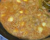 Foto langkah ke 4 dari resep Gulai Kikil, Tahu, Telur.