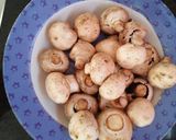 Foto langkah ke 1 dari resep Oseng jamur kancing Kecap.