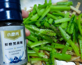 十分鐘上菜-熱炒加茉魚板的食譜步驟6照片