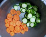 Foto langkah ke 1 dari resep Sayur bening oyong.