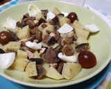 Foto del paso 1 de la receta Patata con berenjena, pavo y huevo duro