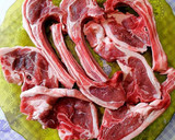 Foto del paso 2 de la receta: Chuletas de cordero marinados a la plancha