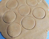 Foto del paso 15 de la receta: Mantecados planos caseros de limón, canela y agua de rosas