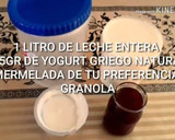 Foto del paso 1 de la receta: Como hacer yogurt natural con fresa fácil económico y rápido!!!