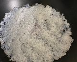 A picture of step 1 of Fried konjac rice.