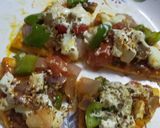 पनीर तवा पिज्जा (pizza recipe in martahi) रेसिपी स्टेप 4 फोटो 