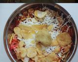 A picture of step 1 of Cheesy Farali BHEL.