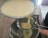 Foto langkah ke 3 dari resep Puding Karamel Toping Buah.