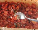 Foto del passaggio 6 della ricetta Cavatelli a tre dita al grano arso con pomodorini infornati e funghi cardoncelli