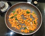 A picture of step 4 of Breakfast Upma.