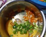 A picture of step 3 of Garnished Fried Noodles.