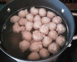 Foto langkah ke 6 dari resep Bakso Daging Sapi Kenyal dan  Enak (Handmade).