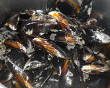 Foto del paso 5 de la receta: Guiso marinero con calamar, gambón y mejillones